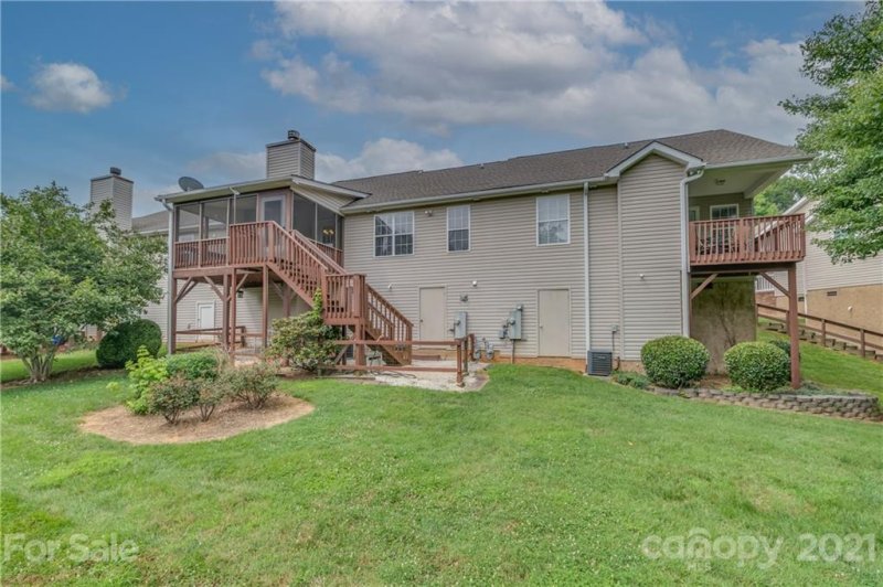 Property image 4 at 44 N Woodridge View Court, Hendersonville, NC 28792