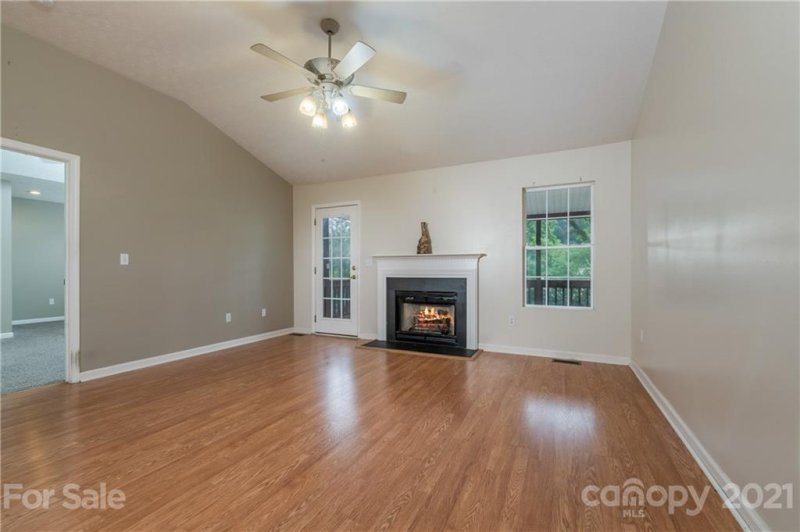 Property image 5 at 44 N Woodridge View Court, Hendersonville, NC 28792