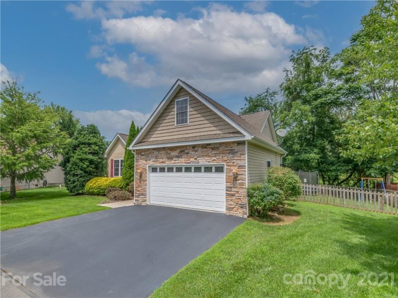 Property image 3 at 192 Springfield Meadow Drive, Etowah, NC 28729