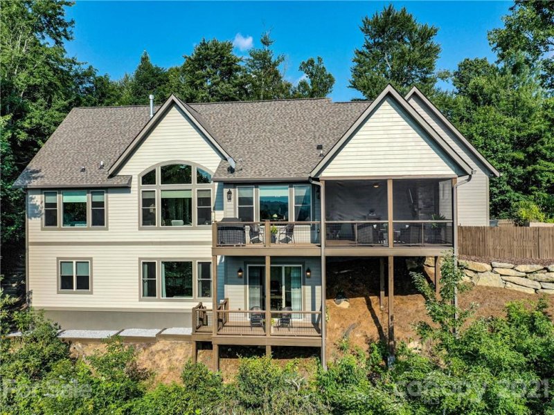 Property image 3 at 1092 Somersby Parkway, Laurel Park, NC 28739