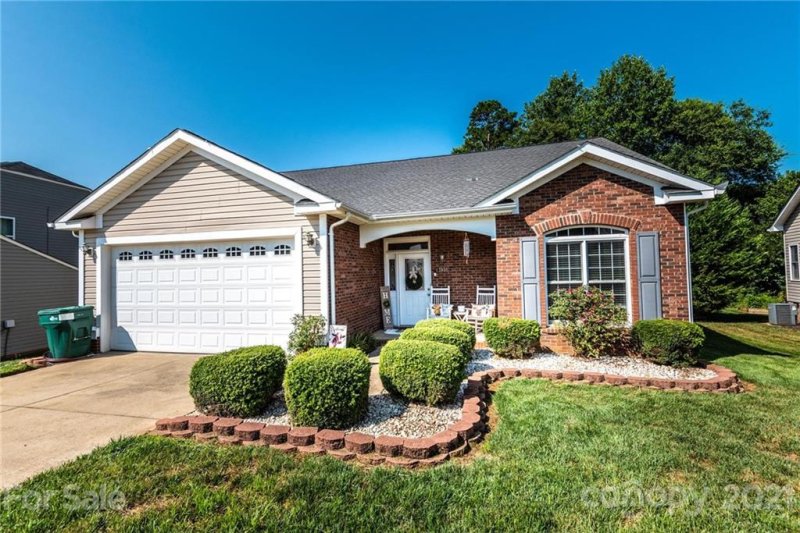 Property image 3 at 1486 Mayfair Drive, Conover, NC 28613