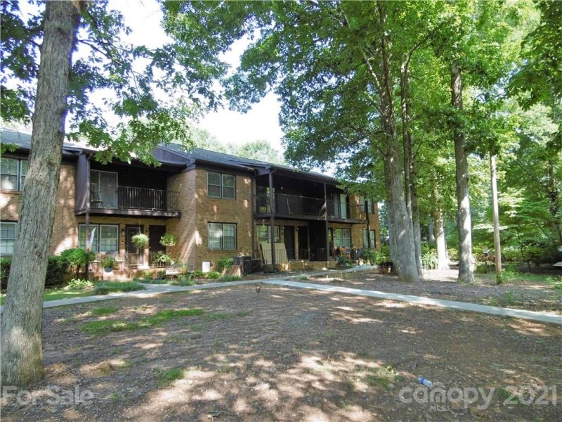 Property image 2 at 855 Nottingham Drive, Gastonia, NC 28054