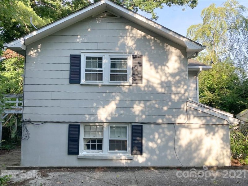 Property image 3 at 608 Ferncliff Lane, Hendersonville, NC 28791