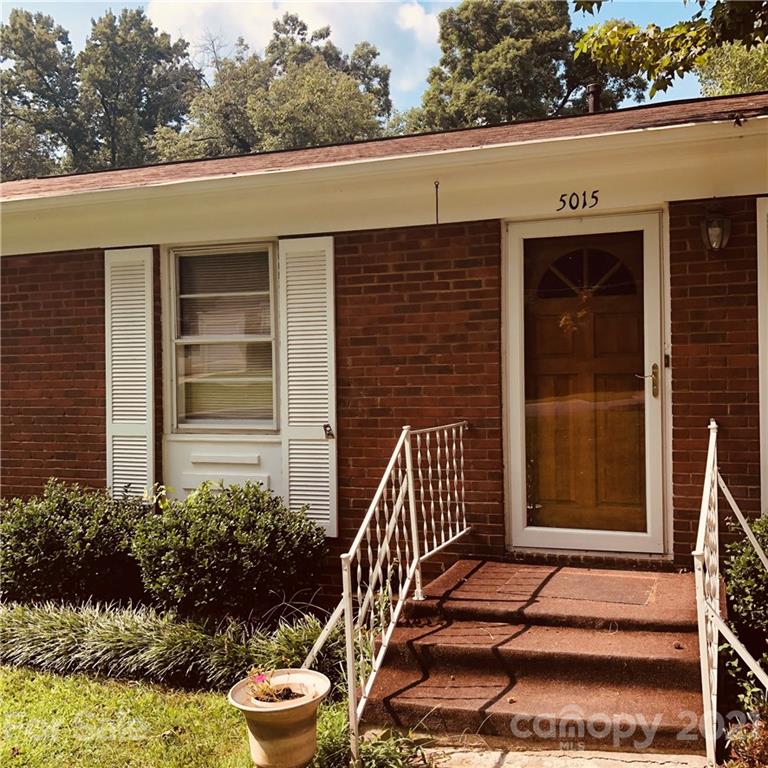 Property image 2 at 5015 Curtiswood Drive, Charlotte, NC 28213