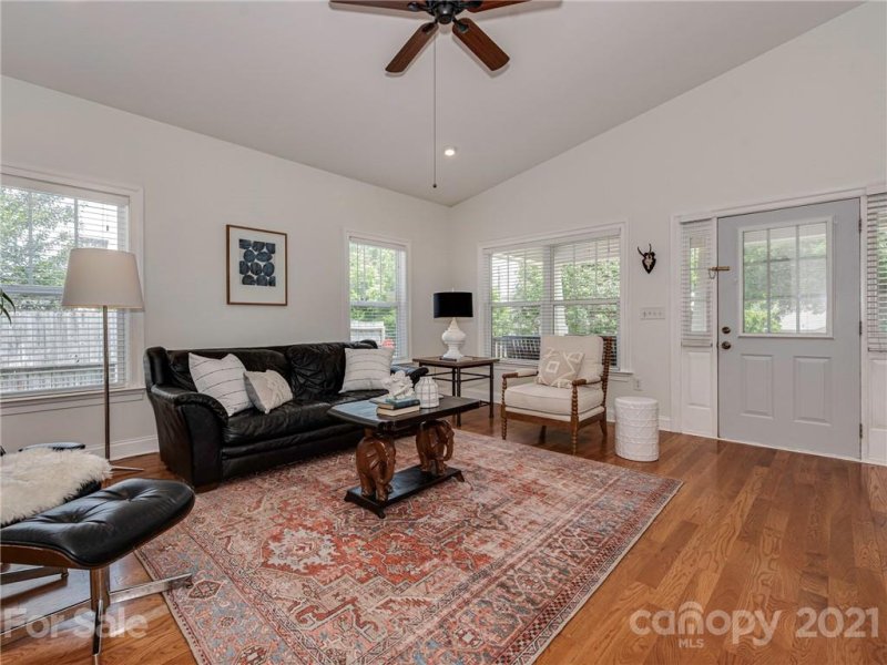 Property image 3 at 509 Sylvania Avenue, Charlotte, NC 28206