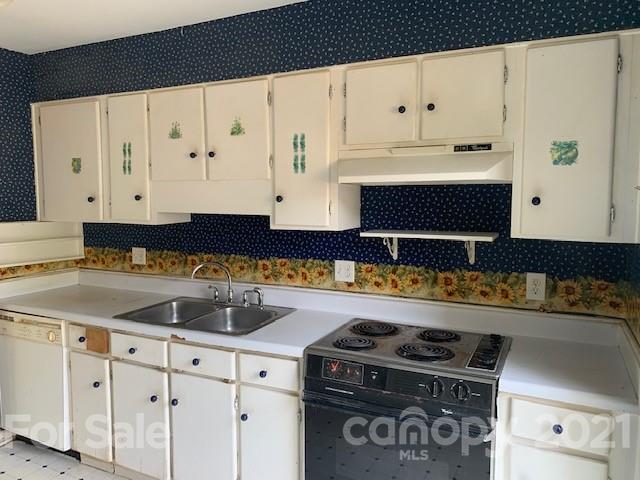 Property image 4 at 8000 Princess Ann Drive, Charlotte, NC 28212