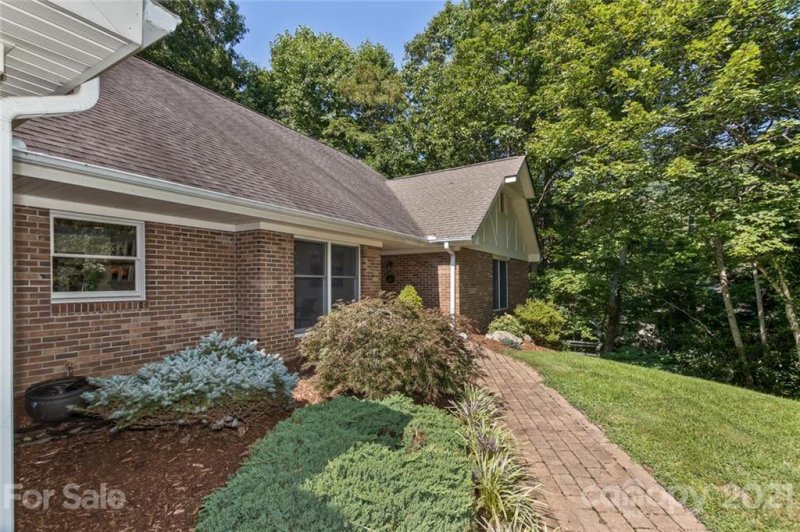 Property image 2 at 309 E Sondley Drive, Asheville, NC 28805