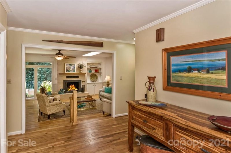 Property image 4 at 309 E Sondley Drive, Asheville, NC 28805