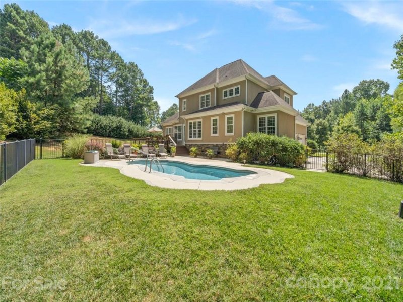 Property image 2 at 123 Waterbury Drive, Mooresville, NC 28117