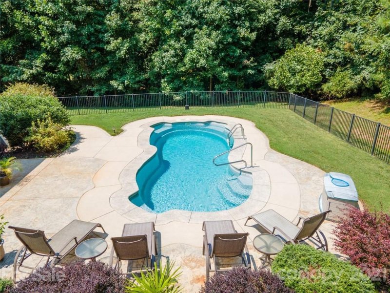 Property image 3 at 123 Waterbury Drive, Mooresville, NC 28117