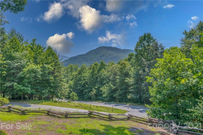 Property image 5 at 21 Pebble Stone Trail, Hendersonville, NC 28792