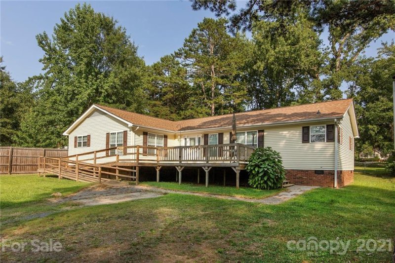 Property image 2 at 533 Friendship Drive, Matthews, NC 28105