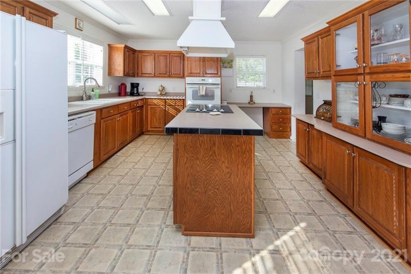 Property image 3 at 533 Friendship Drive, Matthews, NC 28105