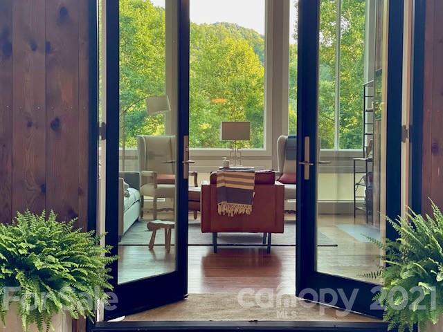 Property image 3 at 8 Hawk View Drive, Asheville, NC 28804