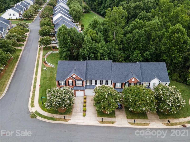 Property image 2 at 1882 Lookout Lane, Gastonia, NC 28054