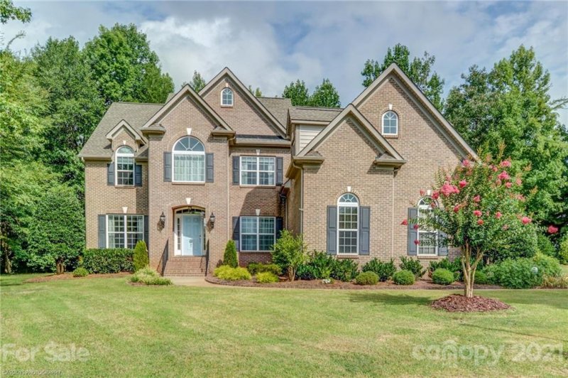 2037 Curry Lane