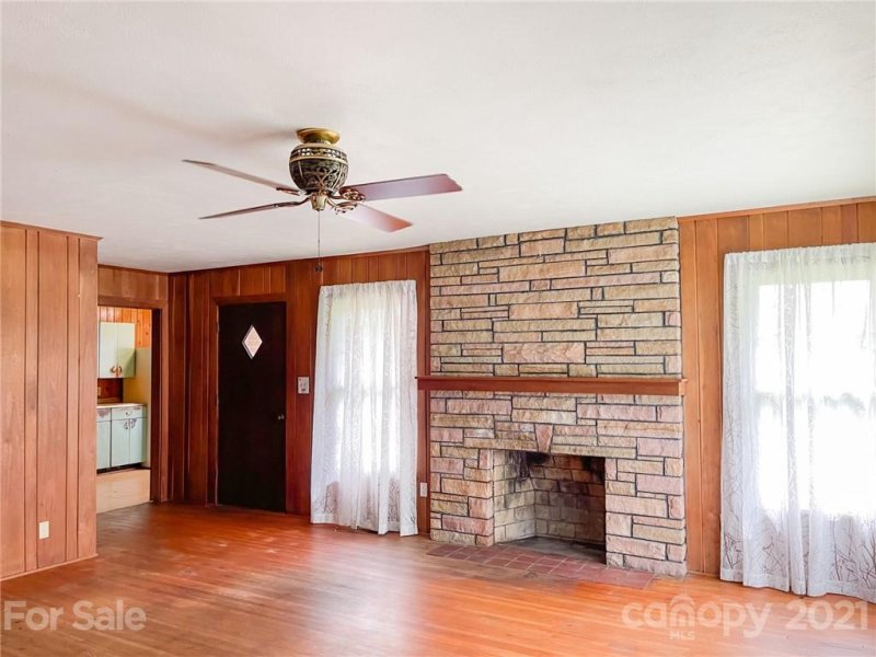 Property image 3 at 210 Hawthorne Drive, Brevard, NC 28712