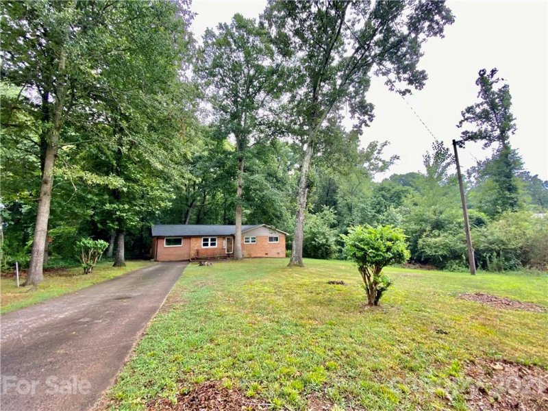 Property image 2 at 1821 Oakhurst Drive, Shelby, NC 28152