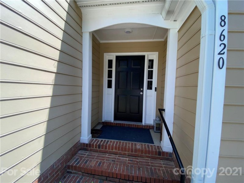 Property image 5 at 8620 Aldergate Court, Charlotte, NC 28210