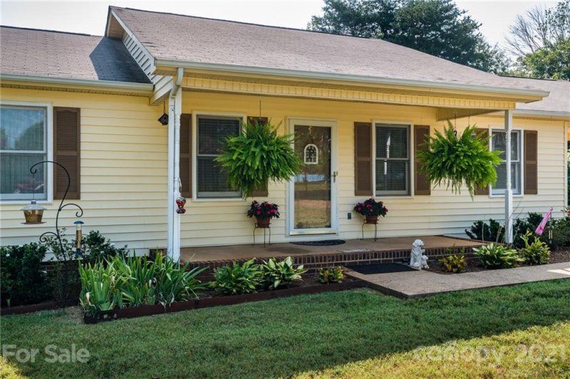 Property image 2 at 2558 Teague Street, Lincolnton, NC 28092