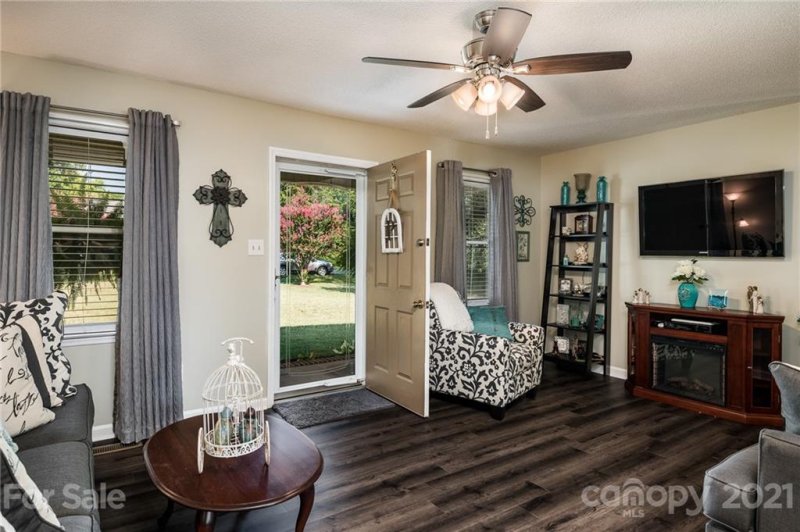 Property image 3 at 2558 Teague Street, Lincolnton, NC 28092