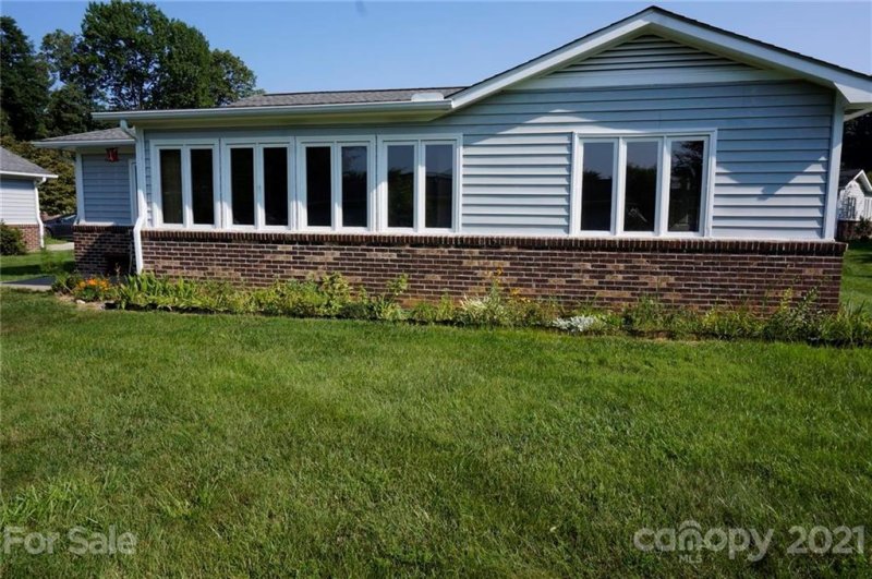 Property image 3 at 313 Dellford Court, Hendersonville, NC 28792