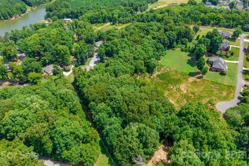 Property image 4 at 512 Lake Breeze Lane, Belmont, NC 28012