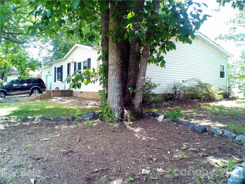 Property image 4 at 3411 Stony Brook Circle, Newton, NC 28658