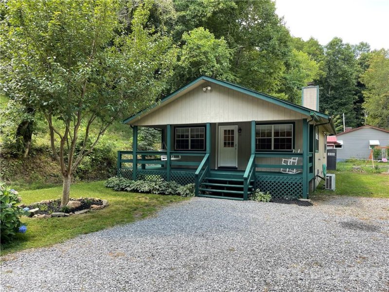 Property image 2 at 13 Elizabeth Lane, Maggie Valley, NC 28751