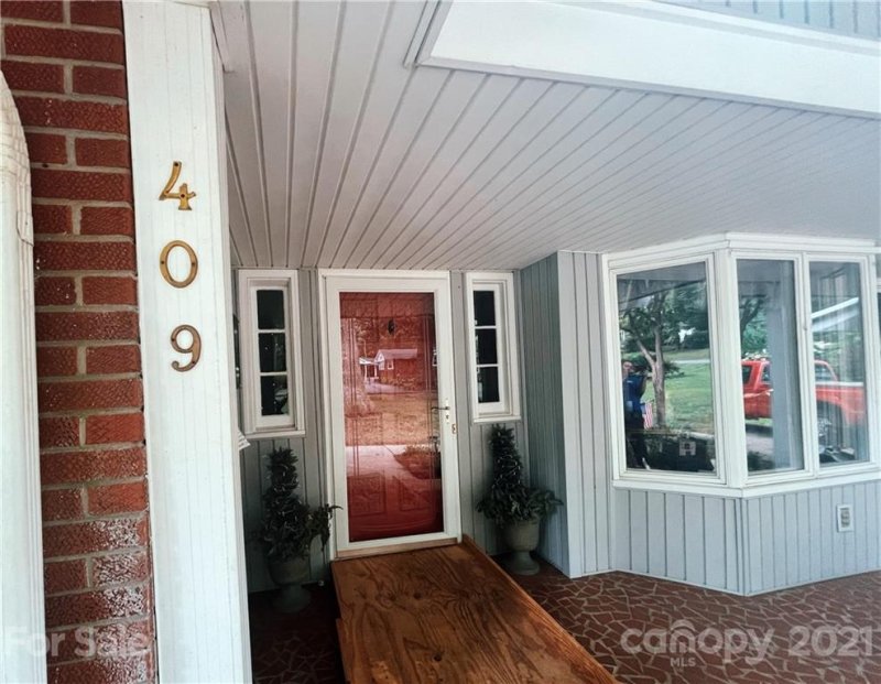 Property image 3 at 409 Thomas Trail, Gastonia, NC 28054