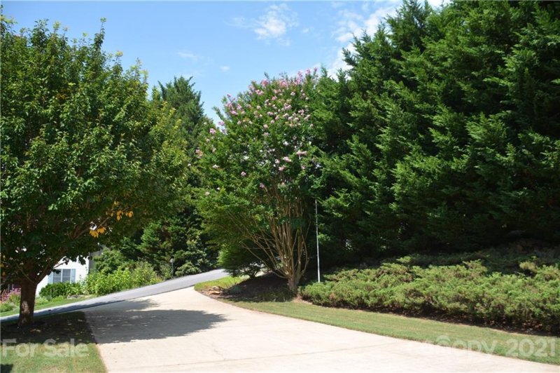 Property image 4 at 196 Eastmoor Drive, Asheville, NC 28805