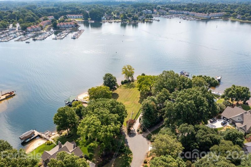 Property image 4 at 18000 Whispering Oaks Drive, Cornelius, NC 28031