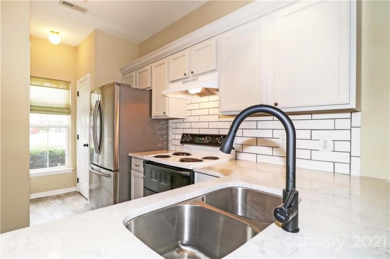 Property image 5 at 8836 Treyburn Drive, Charlotte, NC 28216