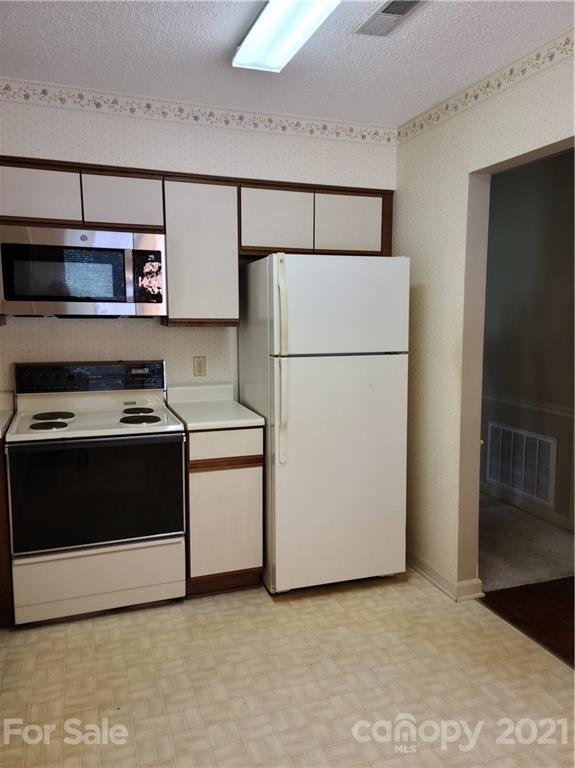 Property image 4 at 4401 Angelus Circle, Asheville, NC 28805