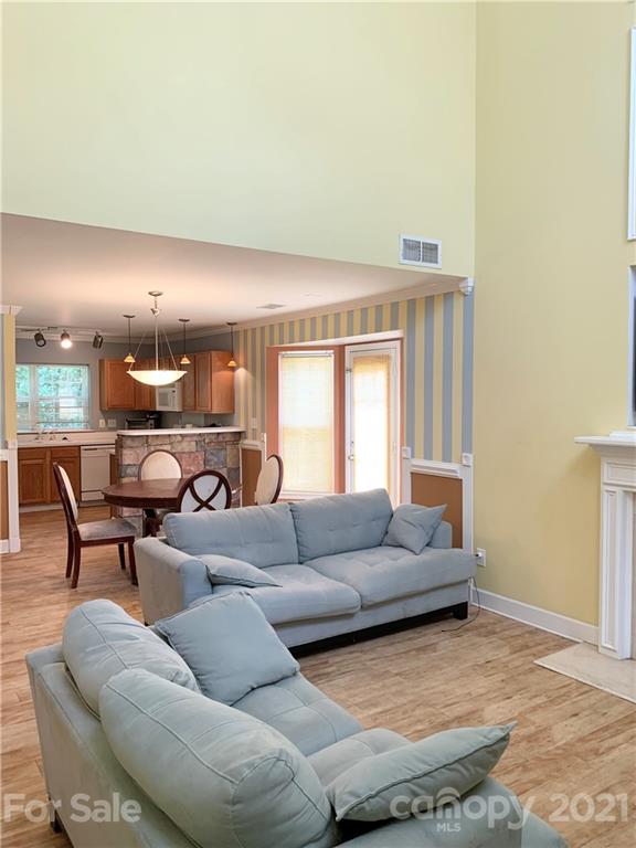 Property image 3 at 3129 Glen Robin Court, Charlotte, NC 28205