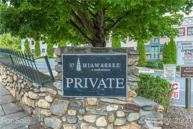 Property image 2 at 37 Hiawassee Street, Asheville, NC 28801