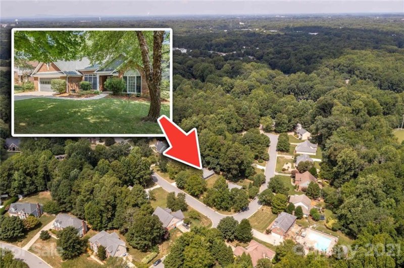 Property image 2 at 211 Charter Oak Court, Mooresville, NC 28115