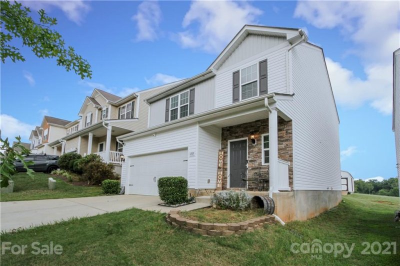 Property image 2 at 11335 Breezehill Lane, Charlotte, NC 28262