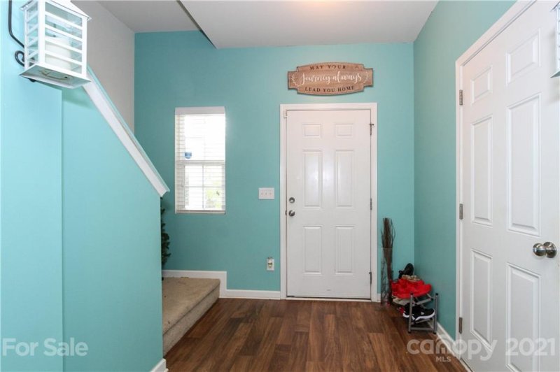 Property image 3 at 11335 Breezehill Lane, Charlotte, NC 28262