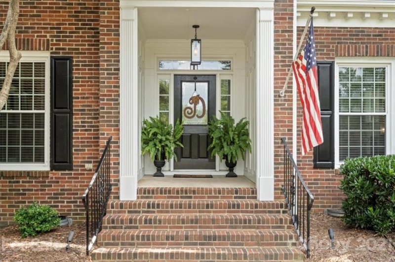 Property image 2 at 9425 Belmont Lane, Marvin, NC 28173