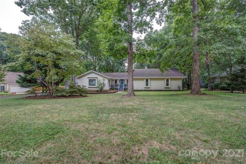 Property image 2 at 2409 Woodleigh Drive, Gastonia, NC 28056