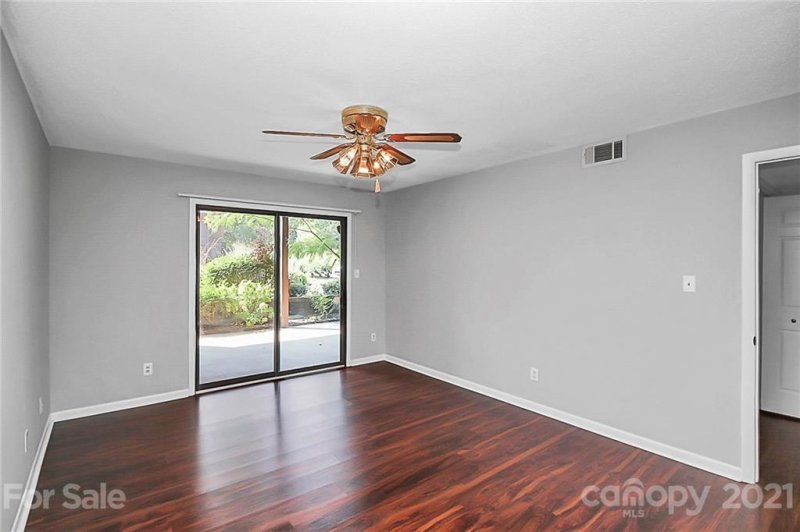 Property image 4 at 8025 Cedar Glen Drive, Charlotte, NC 28212