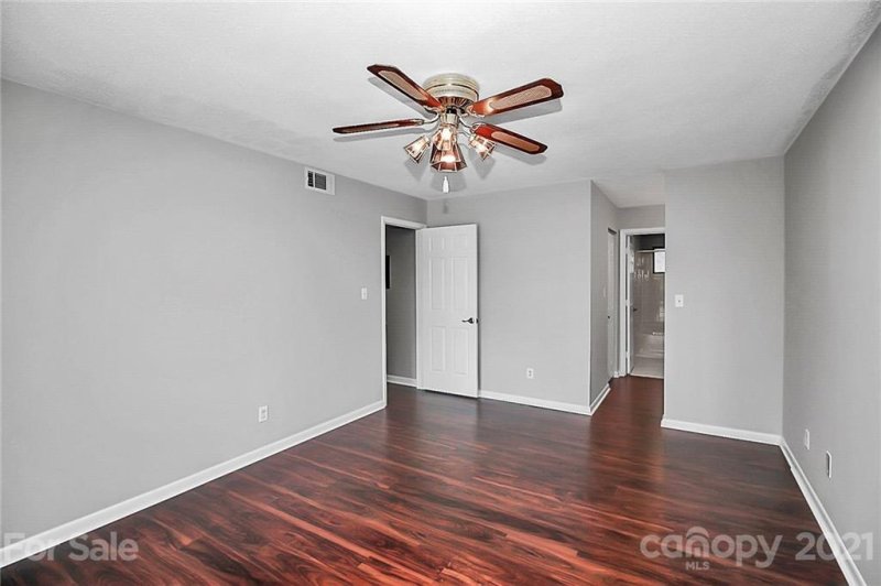 Property image 5 at 8025 Cedar Glen Drive, Charlotte, NC 28212