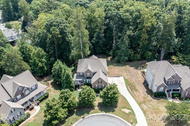 Property image 2 at 120 Harrison Point Court, Mooresville, NC 28117