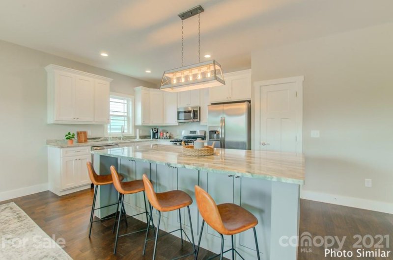 Property image 5 at 422 Windy Acres Knoll Drive, Hendersonville, NC 28792