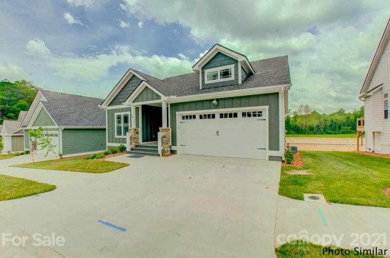 Property image 2 at 143 Windy Acres Knoll Drive, Hendersonville, NC 28792