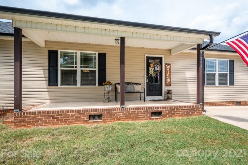 Property image 2 at 1084 Park Circle, Lincolnton, NC 28092