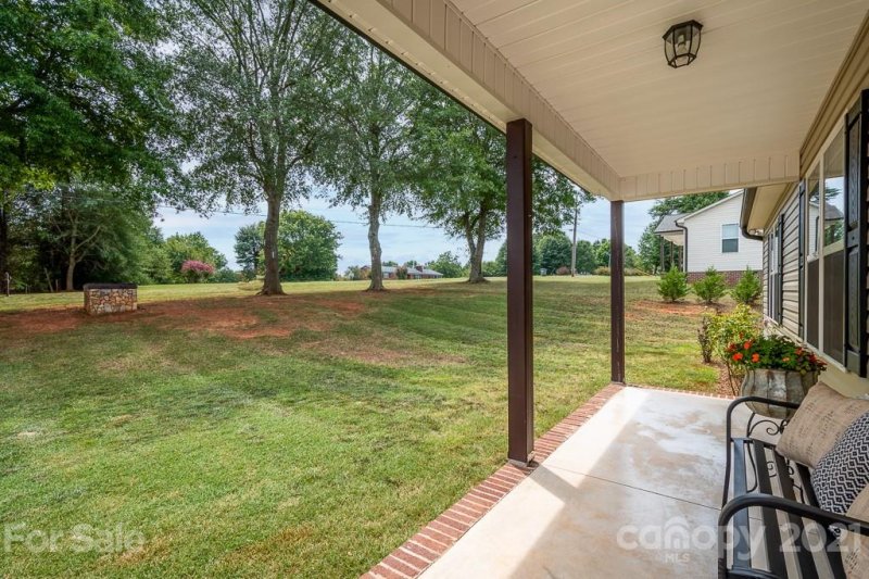 Property image 3 at 1084 Park Circle, Lincolnton, NC 28092