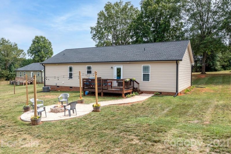 Property image 4 at 1084 Park Circle, Lincolnton, NC 28092