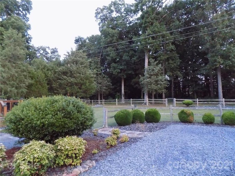 Property image 3 at 1218 Millwright Lane, Matthews, NC 28104